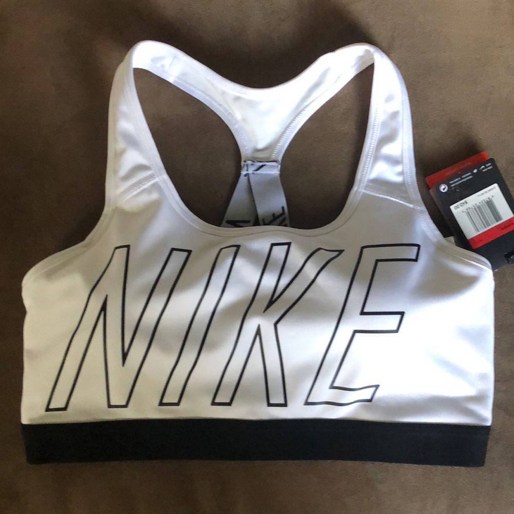 New with tags Nike sports bra
